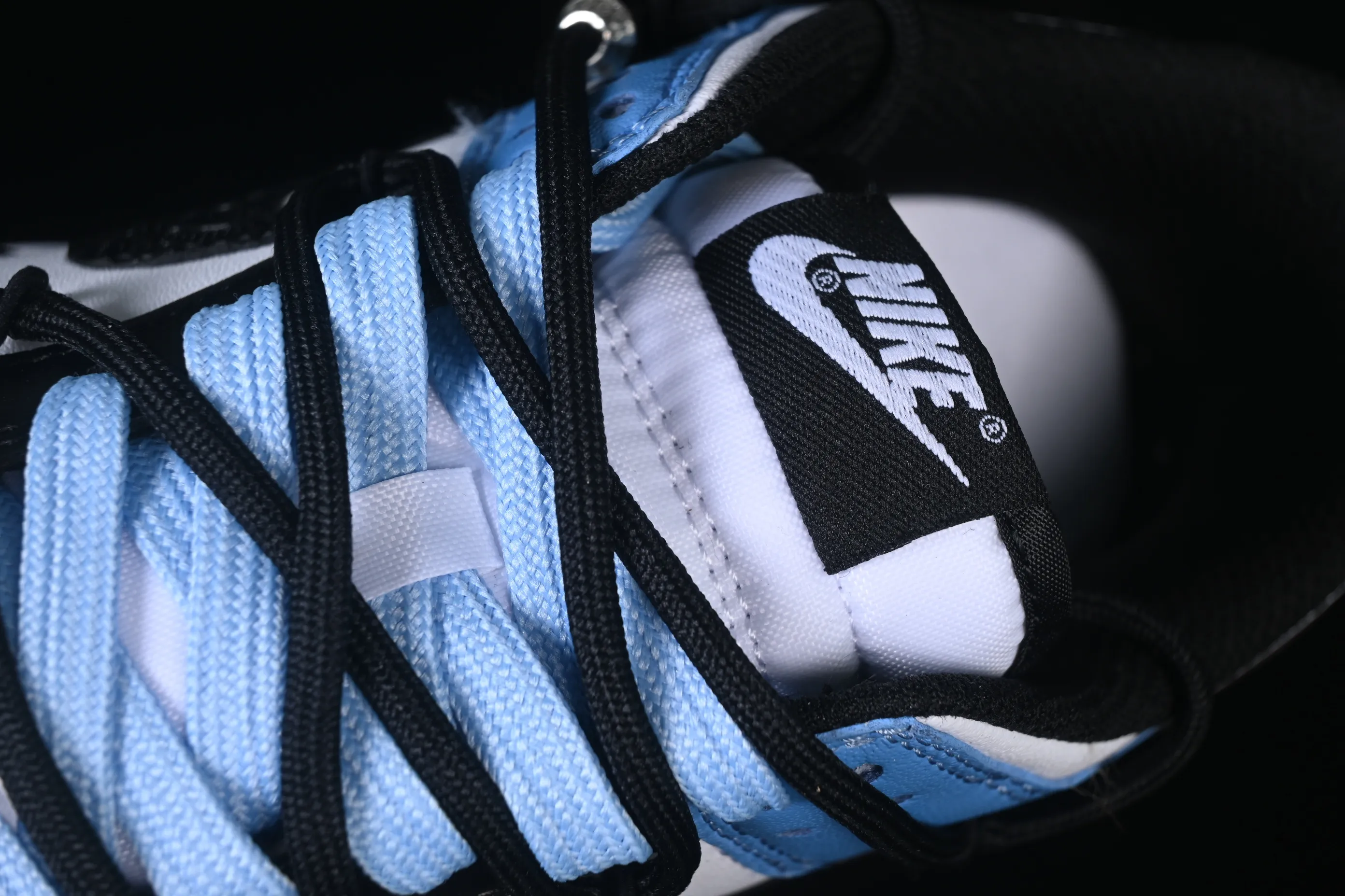 All categories Nk SB Dunk Series Nk SB Dunk Low High-end customized low-top sneakers Nike SB Dunk Low white, black and blue straps low-top casual sneakers DD1391-100